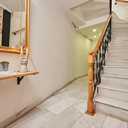 Apartment Stunning 2br 1 Min Metro&galata Istanbul