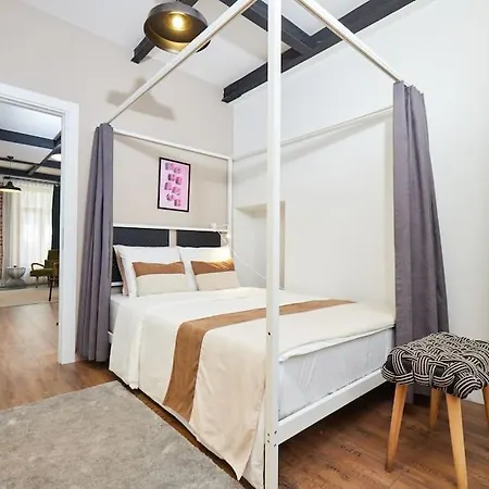 Modern 2br Galata-taksim Area Near Metro * 伊斯坦布尔