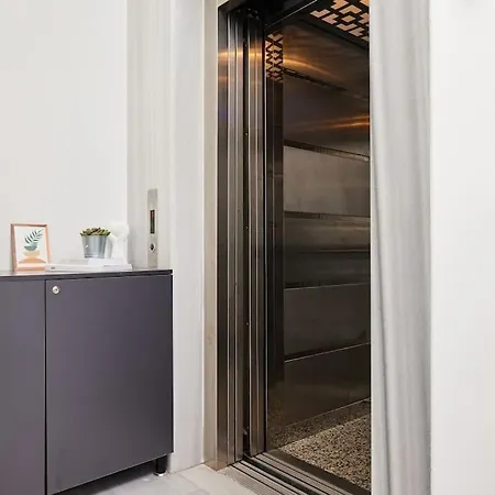 Modern 2br Galata-taksim Area Near Metro Apartament